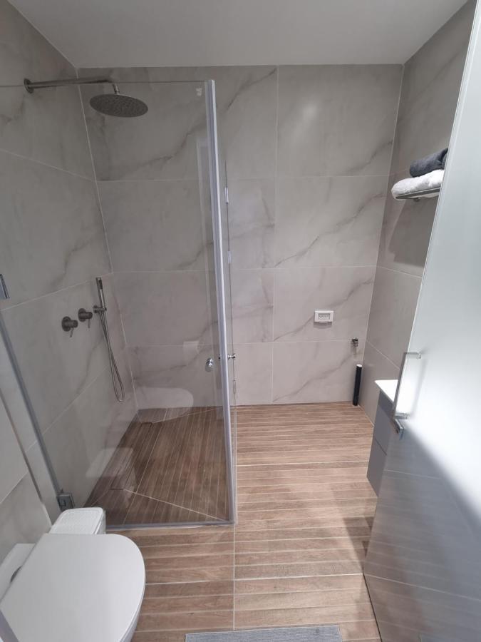 חוויה בכיכר Apartment Нетания Екстериор снимка