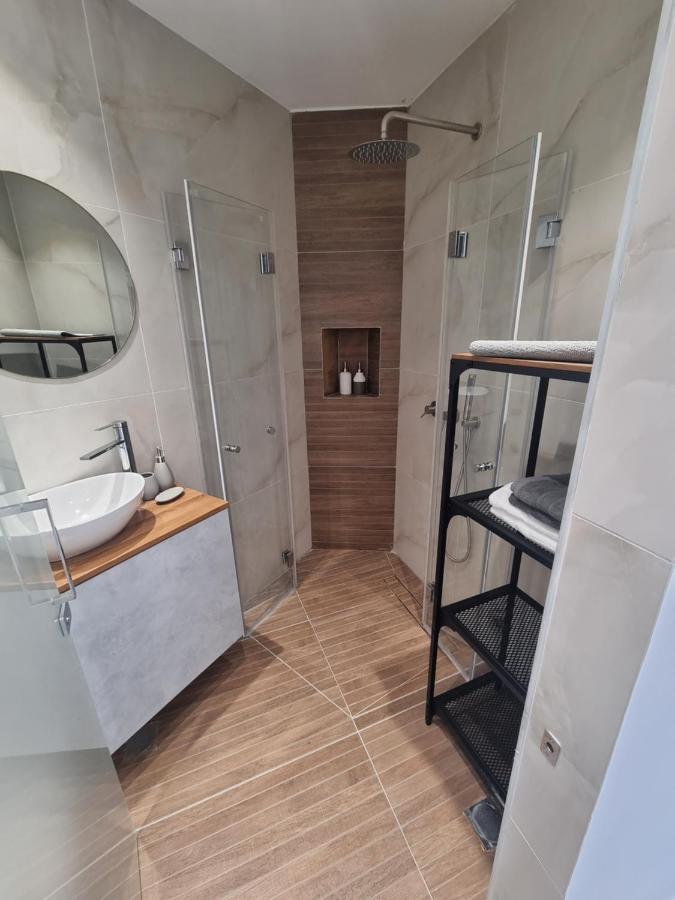 חוויה בכיכר Apartment Нетания Екстериор снимка