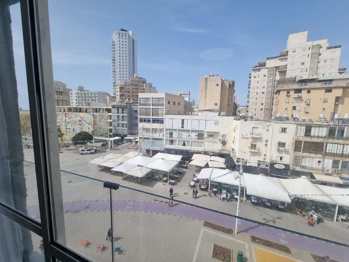חוויה בכיכר Apartment Нетания Екстериор снимка