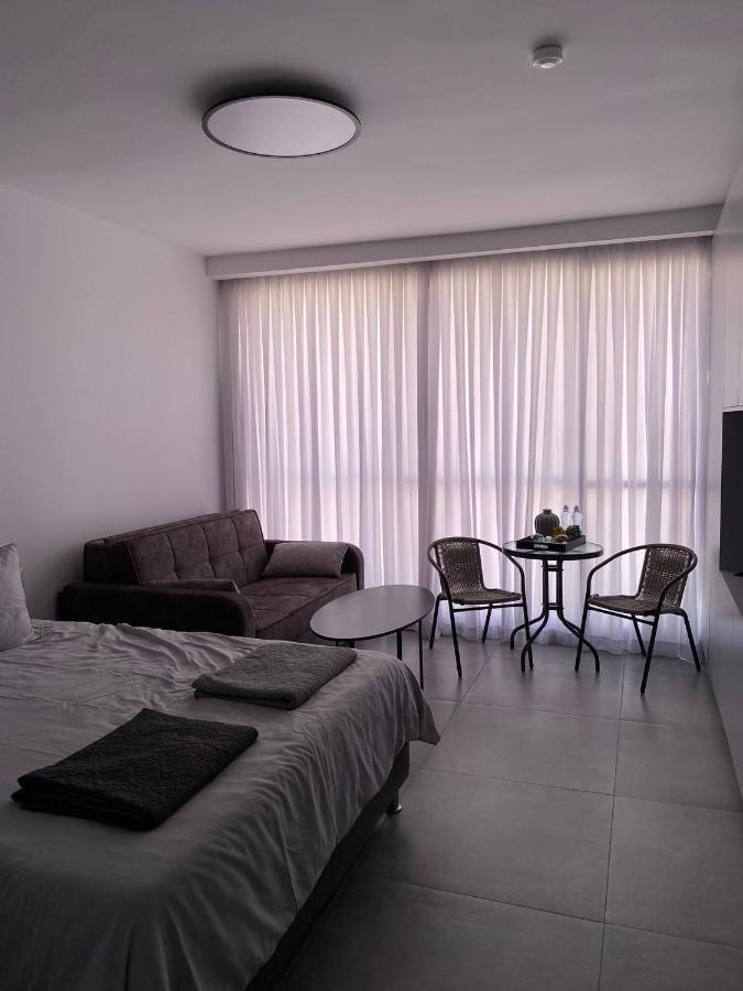 חוויה בכיכר Apartment Нетания Екстериор снимка